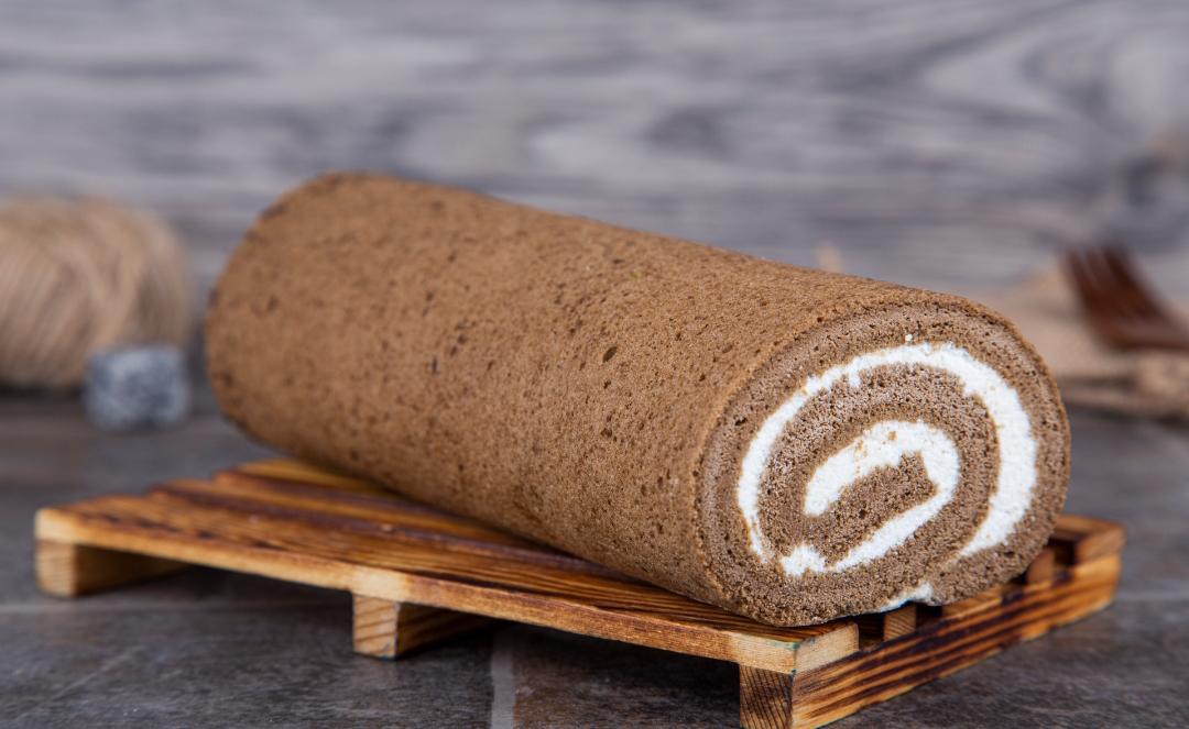 Hojicha Roll Cake — 18cm